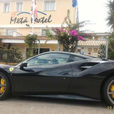 Meta Hotel سانتا تيريزا غالّورا المظهر الخارجي الصورة