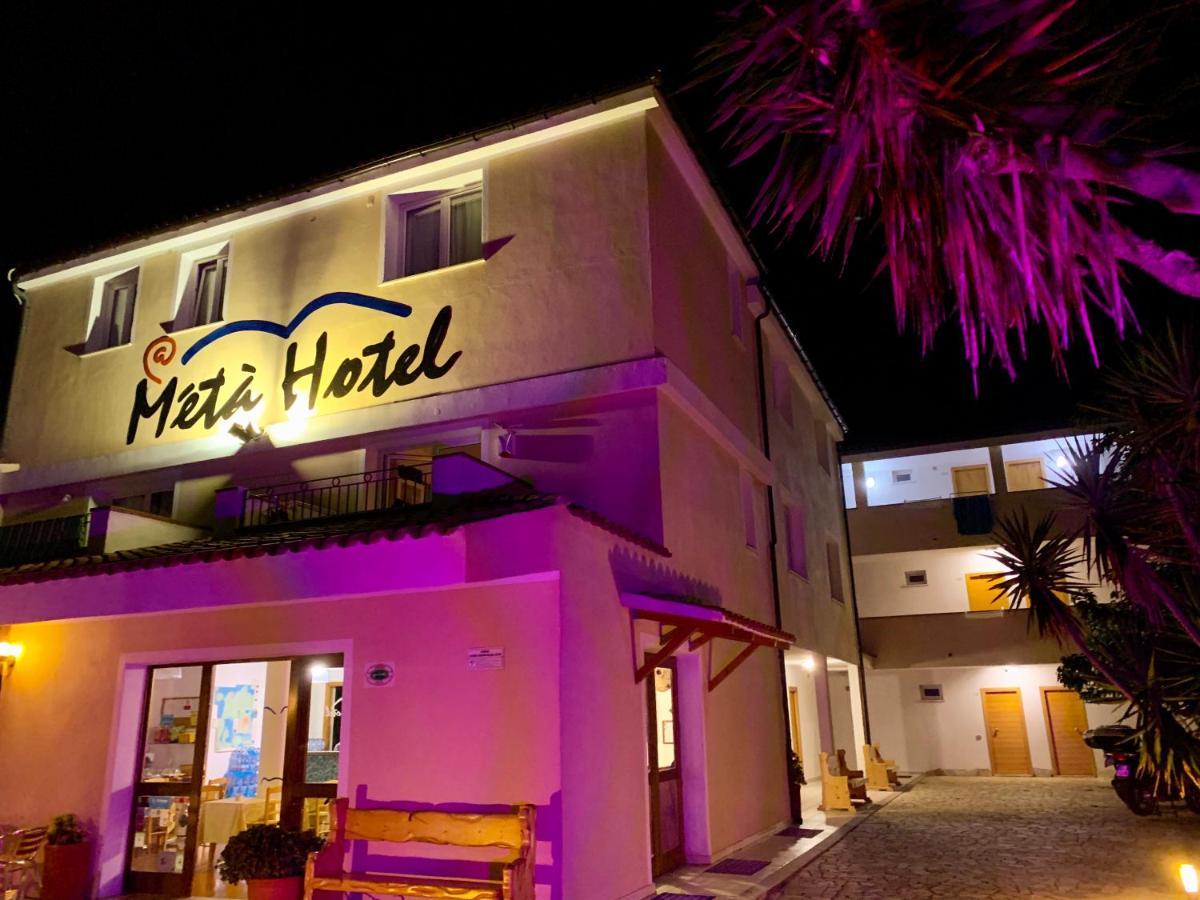 Meta Hotel سانتا تيريزا غالّورا المظهر الخارجي الصورة