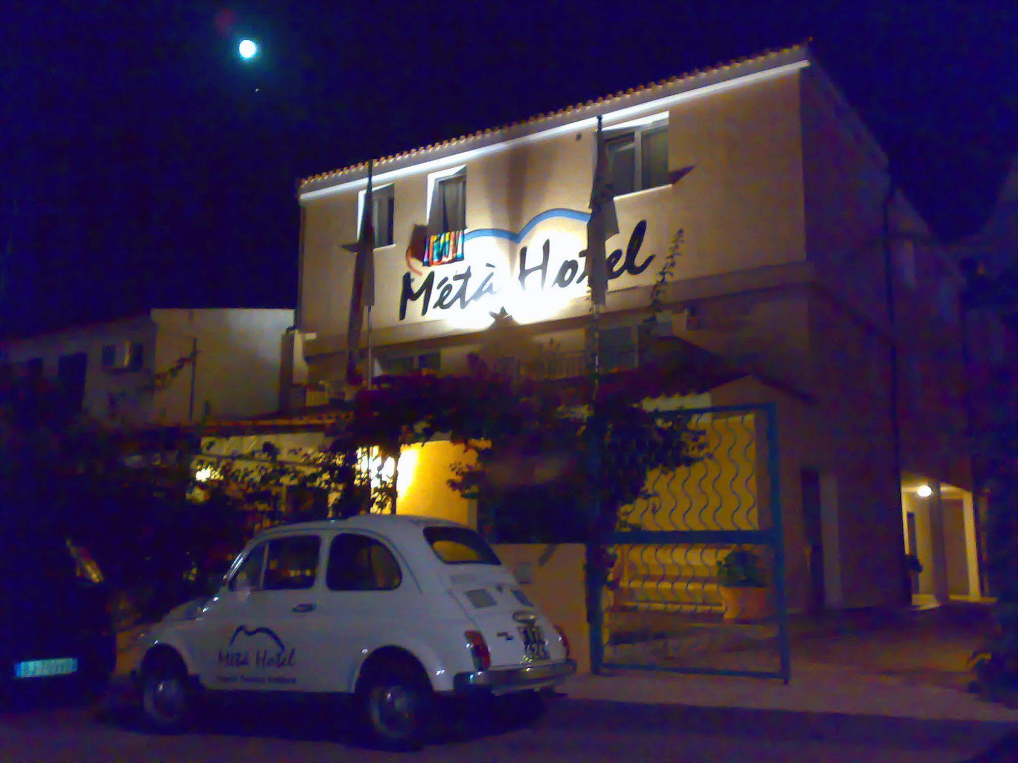 Meta Hotel سانتا تيريزا غالّورا المظهر الخارجي الصورة